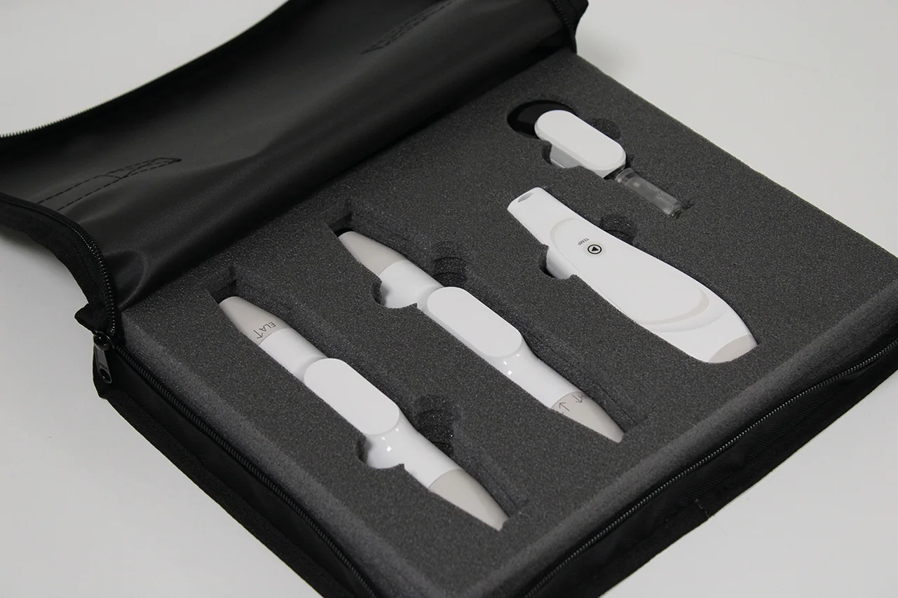 Applikatoren des SOFT FX im Transportkoffer, Produktabbildung